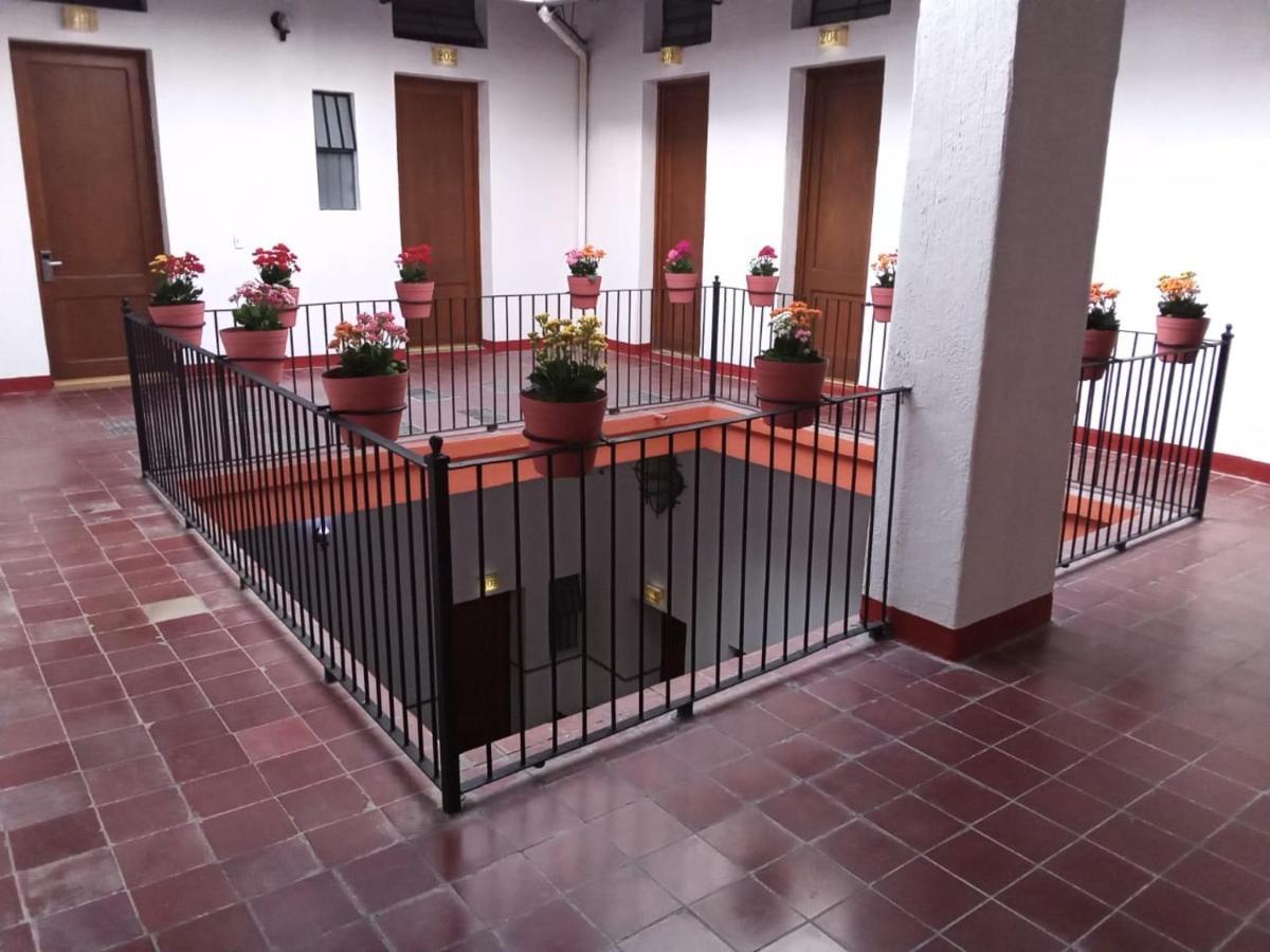 Hotel Real De Castilla Colonial กัวดาลาฮารา ภายนอก รูปภาพ